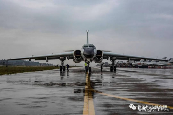 或能發射彈道導彈,轟-6N改進型轟炸機到底有多厲害? 或能發射彈道導彈,轟-6N改進型轟炸機到底有多厲害?