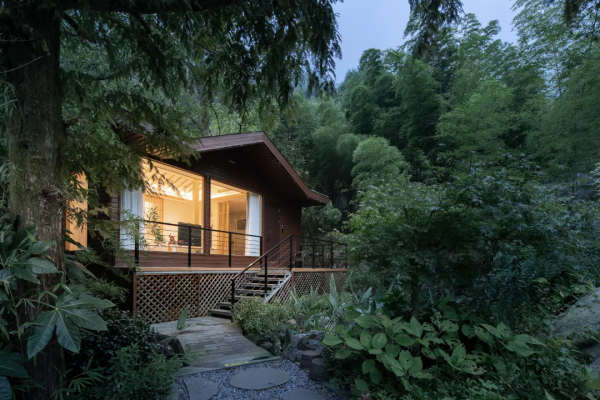 租下水電站改成別墅：梧桐環肆，初冬一到美得像是美齡宮