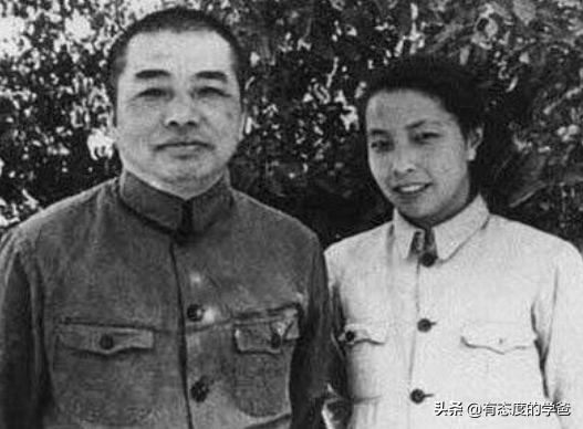 1955年大授銜，十大元帥的夫人都是什麼軍銜？當時擔任什麼職務？
