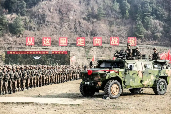 21式軍裝，開訓亮相