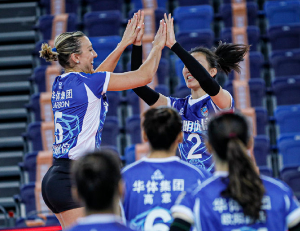 上海女排勝河北，球隊配合漸入佳境，歐陽茜茜表現佳，仲慧強攻弱