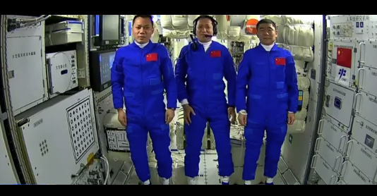 宇宙時間真快！三旬彷如幾日，飛人英雄凱旋啦