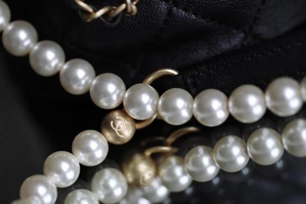 珠迷你水桶包 這樣的包包揹出去回頭率肯定高 珠迷你水桶包 這樣的包包揹出去回頭率肯定高