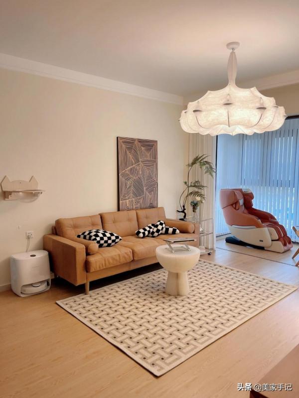 不顧親友反對堅持窮裝,126㎡家只刷漆不弔頂,效果反而溫馨治癒 不顧親友反對堅持窮裝,126㎡家只刷漆不弔頂,效果反而溫馨治癒