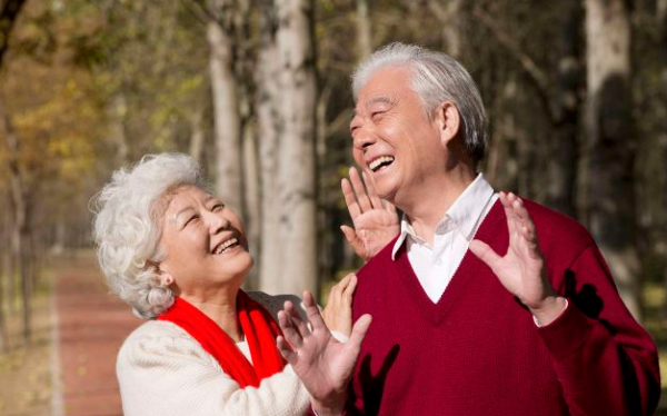 趙赫因癌去世：中老年出現7個症狀警惕骨癌，及時就醫