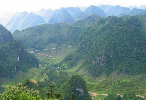 藍劍B行動，中國首次直播對越作戰，烈士犧牲前大吼：先救隊長