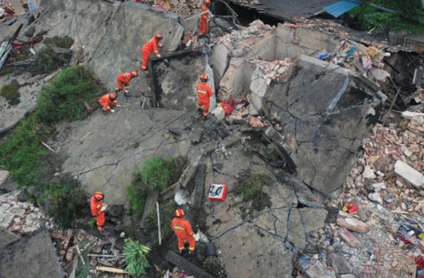 汶川地震時，那位救了丈夫、卻丟了雙腿的李應霞，如今怎麼樣了？