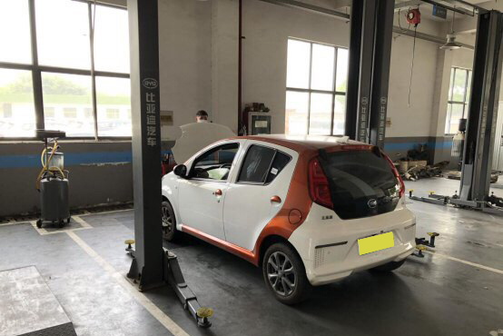 比亞迪e1常規保養操作流程，真心的方便而且便宜！