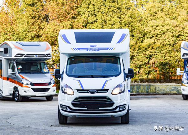 花光積蓄旅行？入不敷出？4座2.0T福特房車拎包即可入住，還省錢