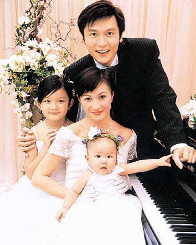 80年代6對明星夫妻合影，有的還是姐弟戀，他們為何能相伴到老？