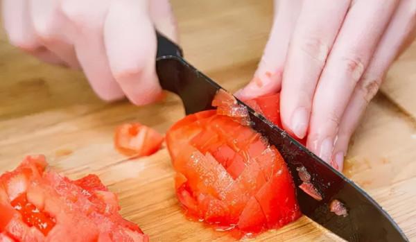 番茄肥牛煲，酸爽開胃，關鍵簡單易學，家人都愛喝