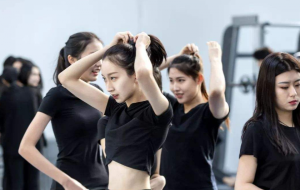 沒有人脈和背景的學生，儘量別碰這4類專業，畢業生就業前景堪憂