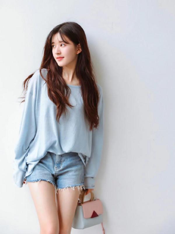 趙露思，青年演員，猶如怒放的玫瑰