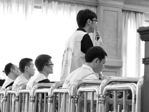 10年前賣腎買iPhone的小夥現狀曝光:三級傷殘,餘生在病床上度過 10年前賣腎買iPhone的小夥現狀曝光:三級傷殘,餘生在病床上度過