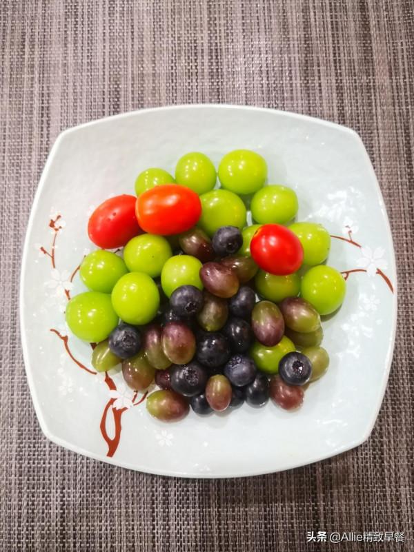 早餐不知道吃什麼，看看我的營養早餐，有葷有素有粗糧，真全面