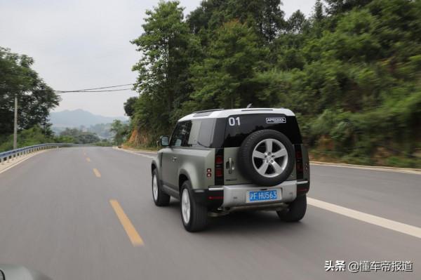 新車|短軸優劣勢明顯,但仍不妨礙有人喜歡它,試駕路虎衛士90 新車|短軸優劣勢明顯,但仍不妨礙有人喜歡它,試駕路虎衛士90