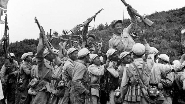 志願軍發明“隱身戰術”,3500人潛入敵軍內部,戰後對手都被打服 志願軍發明“隱身戰術”,3500人潛入敵軍內部,戰後對手都被打服