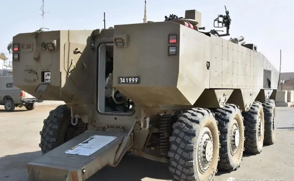 符合以色列國情的昂貴配置，埃坦裝甲車選擇艾裡遜4800SP變速箱