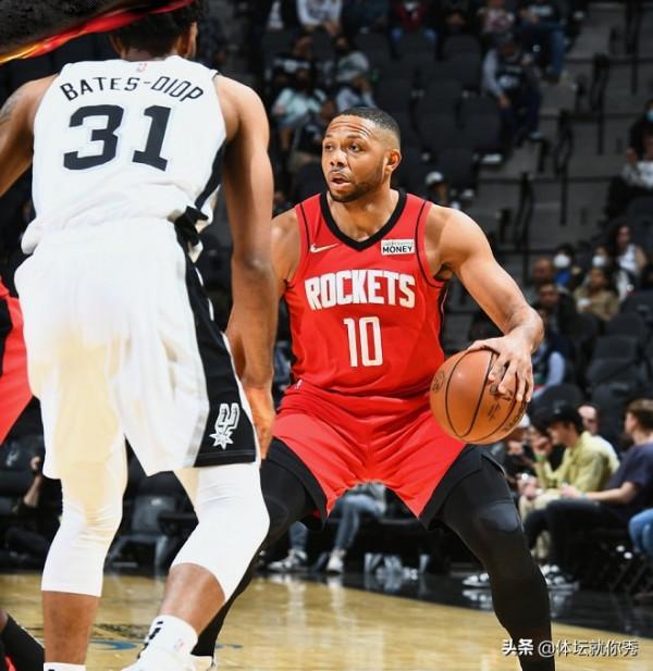 狂野西部！湖人慘遭逆轉，跌至第8，爵士20分大敗，火箭逆轉馬刺