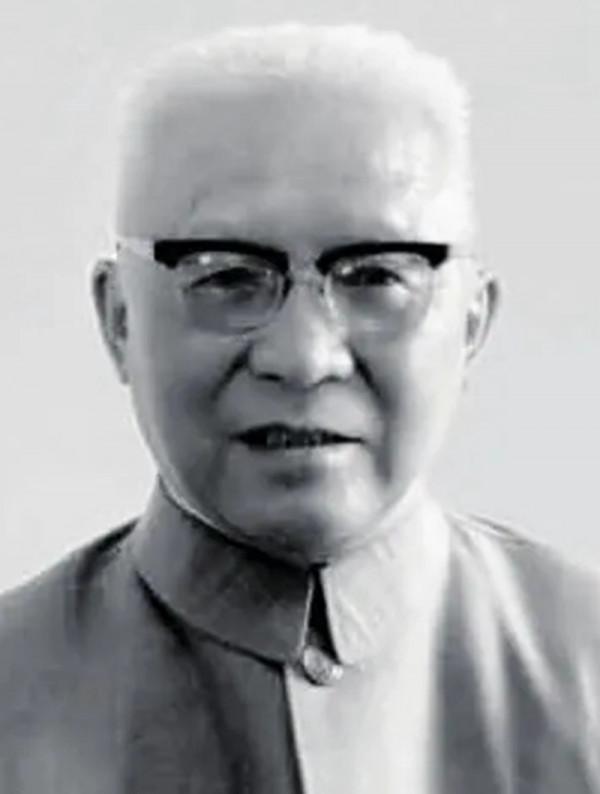 蘭州軍區的第二任政委，被關押8年後復出，晚年官至副國級