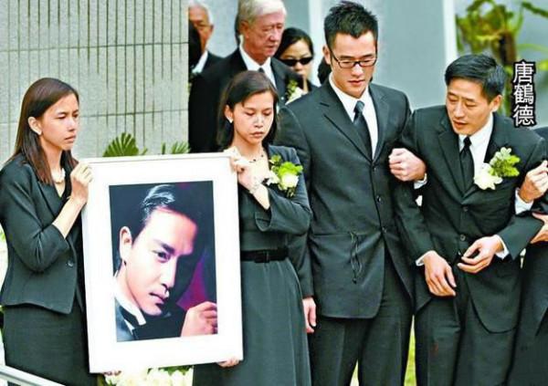 縱有摯愛唐鶴德相伴，哥哥張國榮為何還是走上了輕生之路？