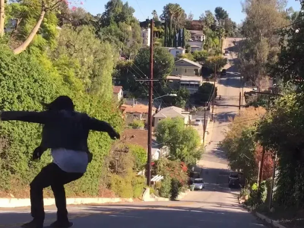 世界上最陡峭的街道，普通的車都上不去，恐高的人會害怕