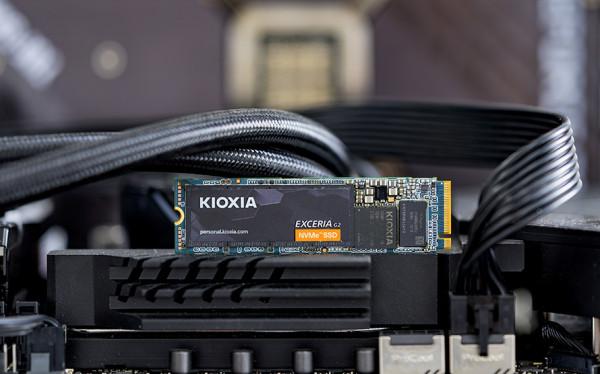 鎧俠RC20 G2固態硬碟評測:效能卓越 電腦升級的價效比之選 鎧俠RC20 G2固態硬碟評測:效能卓越 電腦升級的價效比之選