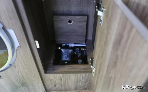 雙拓展，大空間，內外配置豐富齊全，拓銳斯特2021款簡約歐暢房車