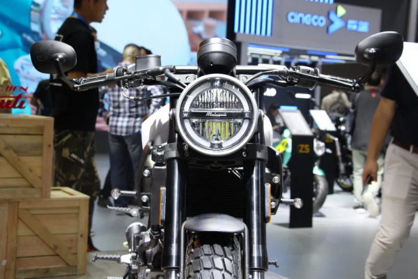 前衛科幻的公升級運動巡航RA9、RX850、RE5等賽科龍摩博會下餃子 前衛科幻的公升級運動巡航RA9、RX850、RE5等賽科龍摩博會下餃子