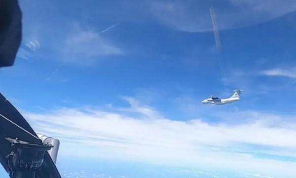 運-20接南海島礁老兵回家！首次公開上島，還是低可視塗裝版本