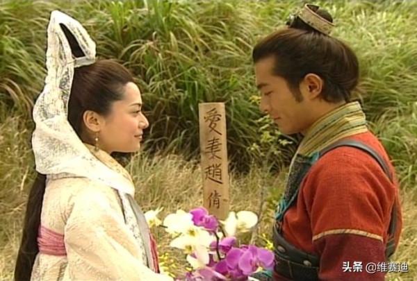 還好《尋秦記》的烏廷芳是萱萱，不然那無能聖母的人設會被噴死