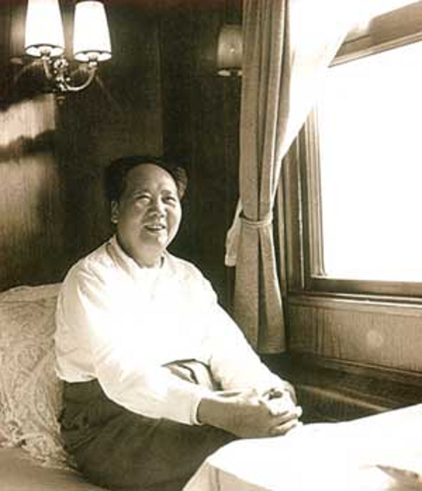 初到專列工作，馮桂英請毛主席品嚐蘇聯小包子，主席忙擺手：不對