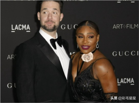 小威現身2021年LACMA藝術與電影盛典 身穿黑色禮服驚豔亮相