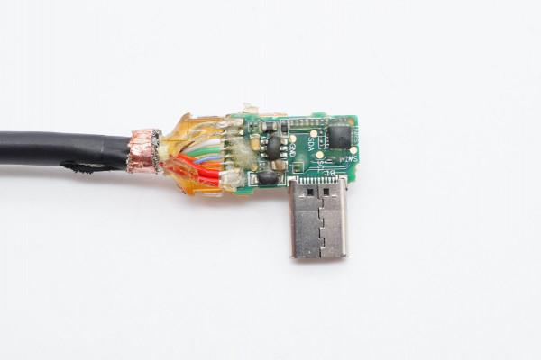 內建光纖模組的CC線長什麼樣?拆解Facebook Oculus VR專用線揭曉 內建光纖模組的CC線長什麼樣?拆解Facebook Oculus VR專用線揭曉