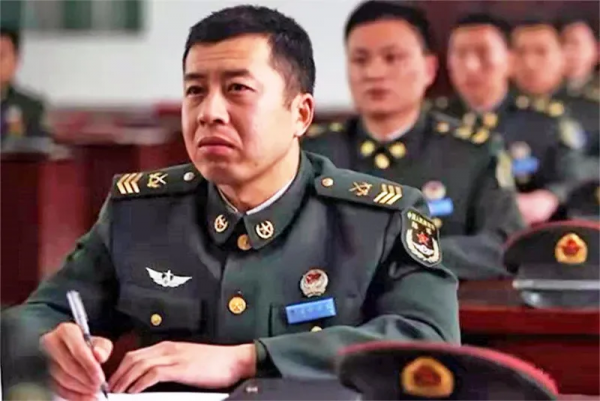 二級軍士長奮戰鐵甲一線20餘載，戰績硬核！