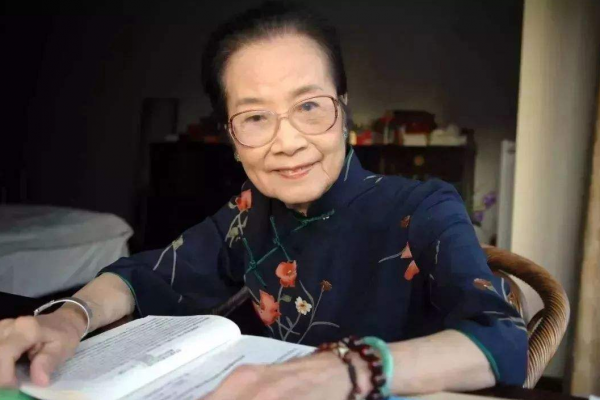 15年前，預言如今的中國必然崛起，國學大師葉曼，到底是何來頭？