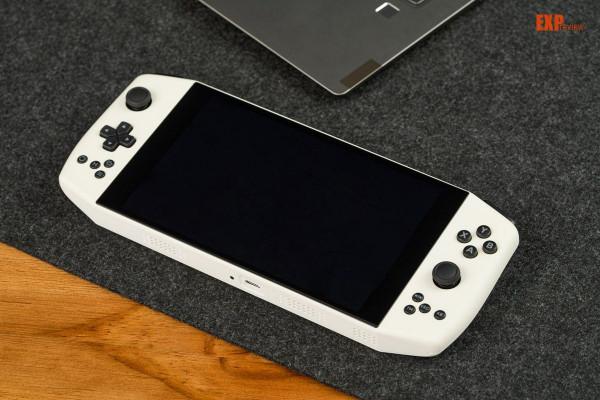 AYA NEO 2021 Pro掌機體驗：把3A大作放進口袋
