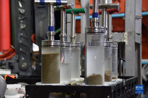 挺進萬米深藍，拓展深海科考——“奮鬥者”號“十四五”開局首潛航次取得新突破