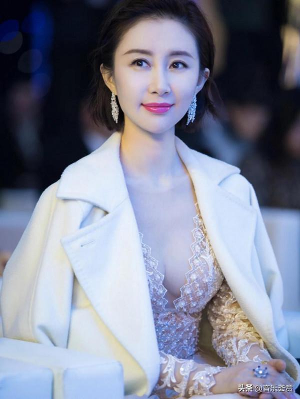 曾經童星出道的舒暢