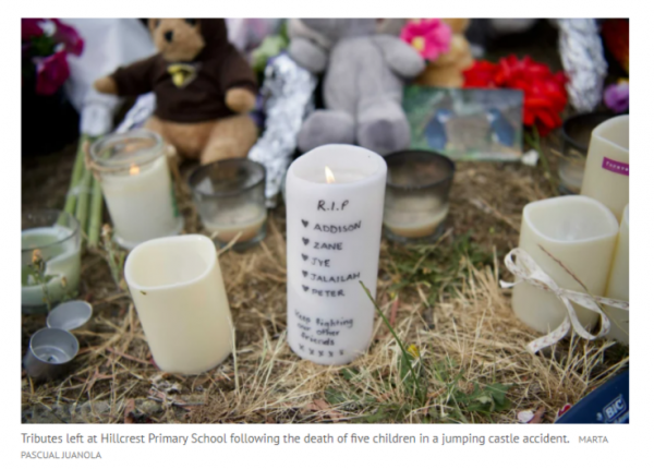 莫里森抵達塔州為充氣城堡悲劇致哀