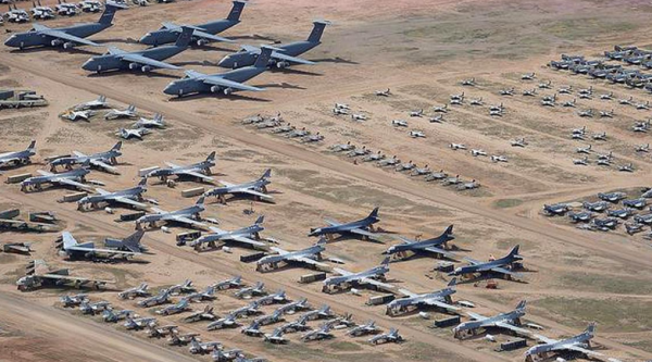 世界最大的飛機墳場，擁有5000架戰機排列，隨時為美軍補充戰力