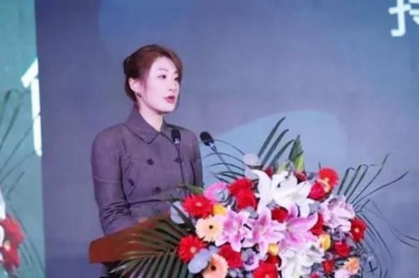 娃哈哈公主宗馥莉：身價800億40歲還單身，成父親宗慶後的心病