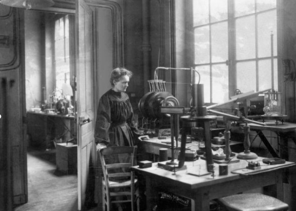 假如人一口氣喝1400杯鐳水，會怎麼樣？死無全屍還是核輻射變異？