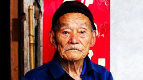 四川老兵登記，94歲老農被質疑貪財冒充，他掏出三枚特等功勳章