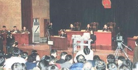 勞榮枝曾寫“死亡名單”，男友殺人前有個習慣：假裝和對方握手