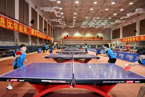 今天,許昕重回寶山母校 今天,許昕重回寶山母校