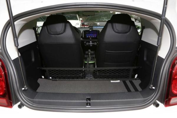 不到5萬起，3門4座雙氣囊，榮威再次推出代步小車，科萊威CLEVER