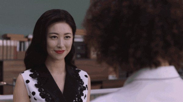 47歲周迅、張雨綺又談姐弟戀了！這屆男人不行？