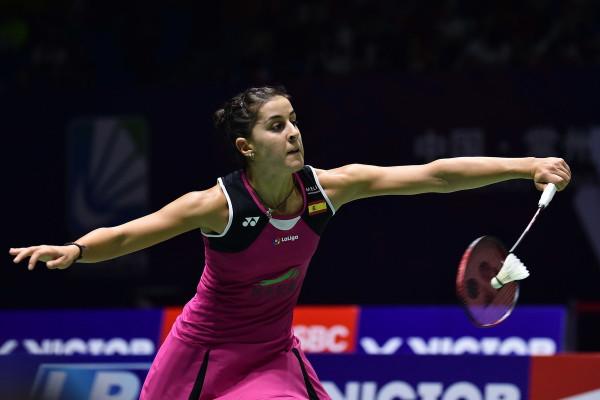 身體不放鬆，發力打折扣，羽球發力是松-緊過程，兩個動作來改善