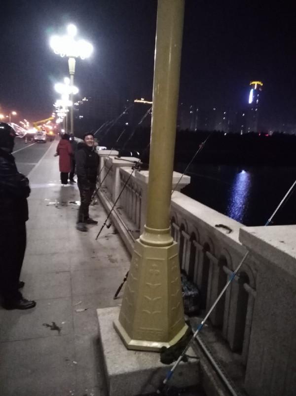 「美食」抓住領導的胃，讓領導催著你釣魚，豈不美哉